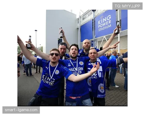 赫尔城惊险保级，球迷热烈庆祝充满挑战的赛季