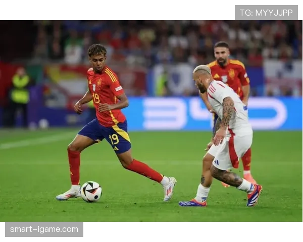 穆西亚拉 vs 克罗斯：技术传承与中场控制力差异